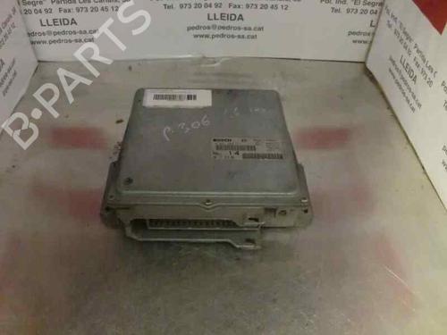 Used Engine control unit (ECU) PEUGEOT 306 Hatchback (7A, 7C, N3, N5) [1993-2003]  209943