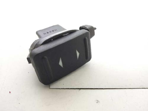 Used Right rear window switch FORD KUGA I 2.0 TDCi (136 hp) 16139252