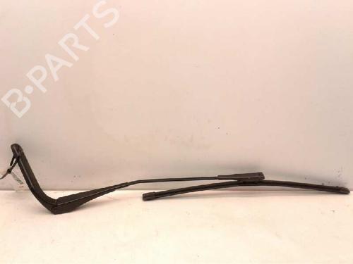 Front windshield wiper arm BMW 1 (E87) 118 d | BP7022058C143