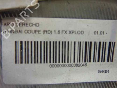 Right headlight HYUNDAI COUPE I (RD)  | BP135982C29 