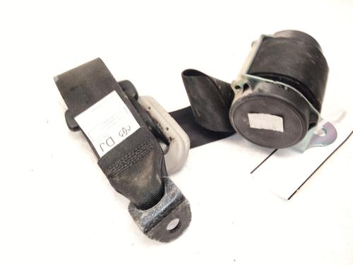 Used Rear right seatbelt Rear right seatbelt TOYOTA HILUX VII Pickup (_N1_, _N2_, _N3_) 3.0 D-4D 4WD (KUN26) (171 hp) 32700975 32700975