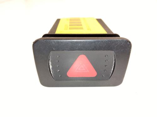 Bouton de warning VW GOLF IV (1J1) 1.9 TDI (110 hp) 31929527