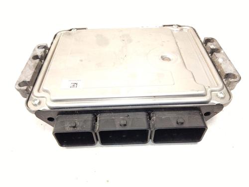 engine-control-unit-ecu-renault-megane-iii-hatchback-bz01_-b3_-2008-30100762 main image