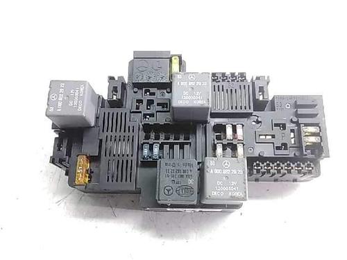 Used Fuse box Fuse box 13513676 13513676