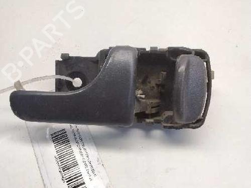 Used Front right interior door handle NISSAN TERRANO II (R20) [1992-2007]  8140341