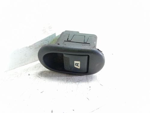 Interrupteur de vitre avant gauche CITROËN C3 I (FC_, FN_) 1.1 i (60 hp) 14930311