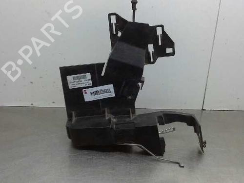 Used Front left lock FORD FIESTA V (JH_, JD_) 1.4 TDCi (68 hp) 1195621