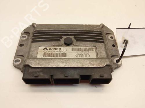 Used Engine control unit (ECU) RENAULT SCÉNIC II (JM0/1_) [2003-2010]  7304201