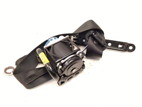 front-right-seatbelt-toyota-c-hr-_x1_-2016-33887073 main image