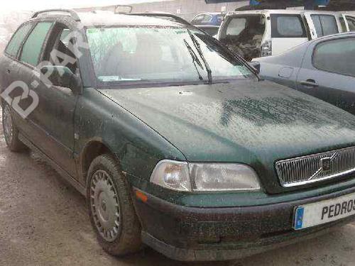 VOLVO V40 Estate (645)  1.8  172679