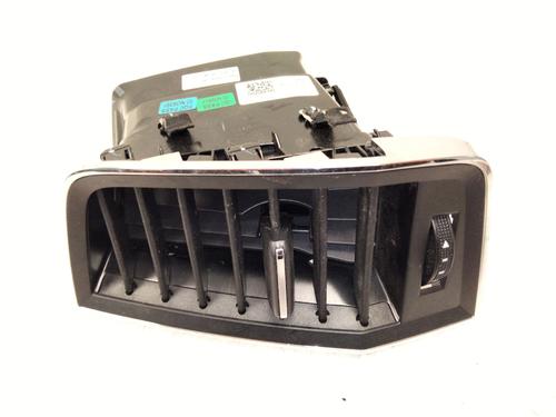 Used Air vent SKODA KAROQ (NU7, ND7) 1.5 TSI (150 hp) 30489926