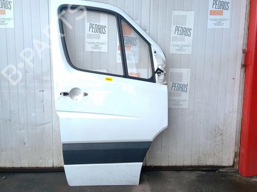 Used Right front door MERCEDES-BENZ SPRINTER 3-t Van (B906) 214 CDI (906.611, 906.613) (143 hp) 30962376