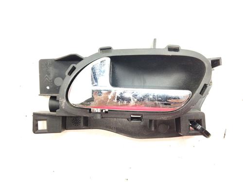 Maniglia interna anteriore sinistra PEUGEOT 407 (6D_) 2.0 HDi 135 (6DRHRH, 6DRHRE, 6DRHRG, 6DRHRJ) (136 hp) 17238433