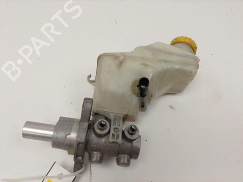 Used Brake master cylinder Brake master cylinder OPEL COMBO Box Body/MPV (X12) 1.3 CDTI (B05) (90 hp) 40195706 40195706