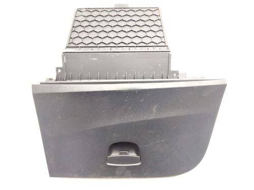 Used Glove box Glove box 18957923 18957923