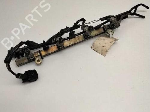 Used Injection rail NISSAN PRIMERA Hatchback (P11) [1996-2002]  11974127