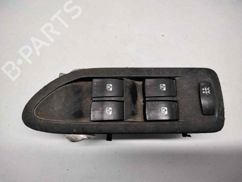 Used Left front window switch RENAULT LAGUNA II Grandtour (KG0/1_) [2001-2007]  9211523