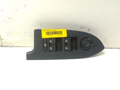 Used Left front window switch Left front window switch ALFA ROMEO GIULIETTA (940_) 1.4 TB (940FXA1A, 940FXT1A) (120 hp) 34127782 34127782