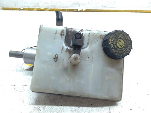 Used Brake master cylinder Brake master cylinder 32026701 32026701