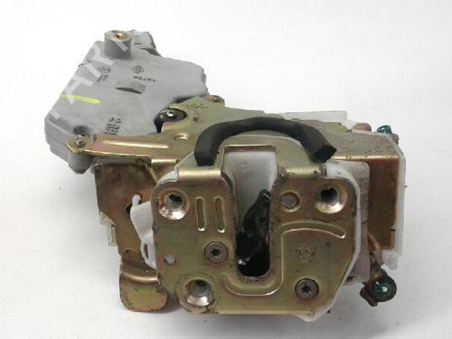 Used Front right lock NISSAN PRIMERA (P11) [1996-2002]  7121678