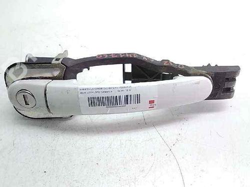 Used Front left exterior door handle Front left exterior door handle SEAT LEON (1P1) 1.6 TDI (105 hp) 11040611 11040611