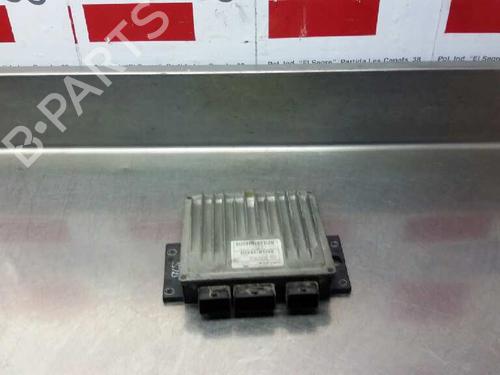 Calculateur moteur (ecu) RENAULT SCÉNIC II (JM0/1_) [2003-2010]  151035