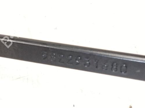 Front windshield wiper arm PEUGEOT 2008 I (CU_) 1.2 THP 130 / PureTech 130 | BP22932121C143 