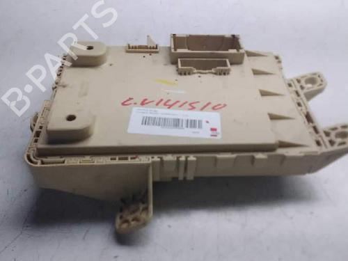 Used Fuse box Fuse box 11638831 11638831