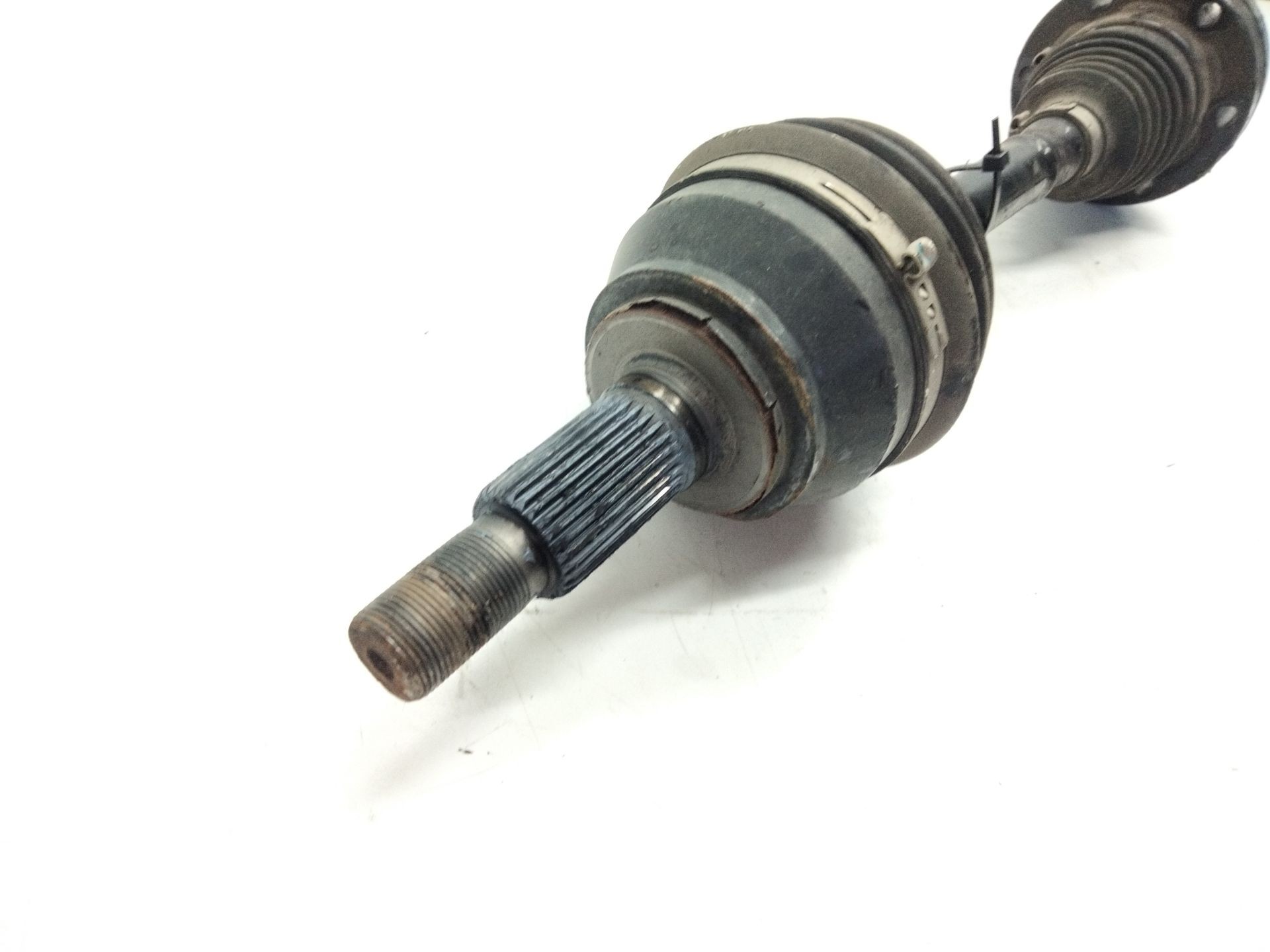 Arbre De Transmission Avant Gauche Pour AUDI Q7 4L 3.0 TDI Quattro - Référence 7P0407271C - Occasion