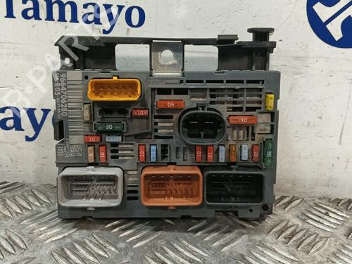 Used Fuse box PEUGEOT 308 I (4A_, 4C_) 1.6 16V (120 hp) 32184426