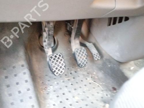 Used Clutch pedal Clutch pedal VW TRANSPORTER T5 Bus (7HB, 7HJ, 7EB, 7EJ) 1.9 TDI (102 hp) 33655292 33655292