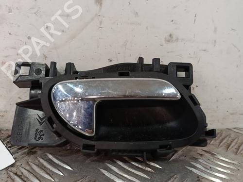 Used Front right interior door handle Front right interior door handle 39614653 39614653