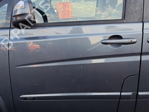 Used Left front door MERCEDES-BENZ VIANO (W639) [2003-2025]  29457197