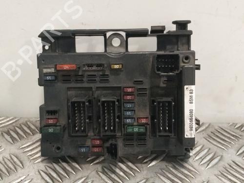 Used Fuse box Fuse box 37607833 37607833