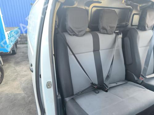 front-right-seatbelt-peugeot-expert-van-v_-2016-40044584 main image