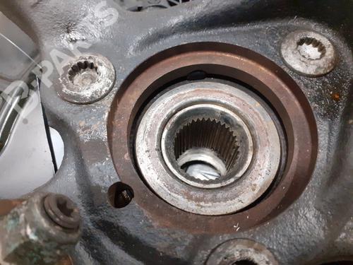 Left front steering knuckle SKODA OCTAVIA II (1Z3) 1.6 TDI | BP8258556M25