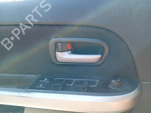 Maneta interior delantera izquierda Maneta interior delantera izquierda SUZUKI GRAND VITARA II (JT, TE, TD) 1.9 DDiS All-wheel Drive (JT419, TD44, JB419WD, JB419XD,... (129 hp) 36410352 36410352