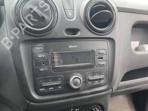 Used Radio Radio DACIA DOKKER Box Body/MPV 1.5 dCi 75 / Blue dCi 75 (FEJW, FEAH) (75 hp) 40221213 40221213