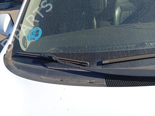 front-windshield-wiper-arm-kia-sportage-iii-sl-2009-2010-2011-2012-2013-2014-2015-2016-2017-36668240 main image