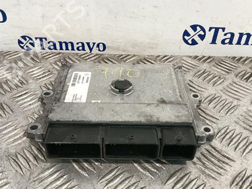Used Engine control unit (ECU) DACIA SANDERO II [2012-2026]  31696313
