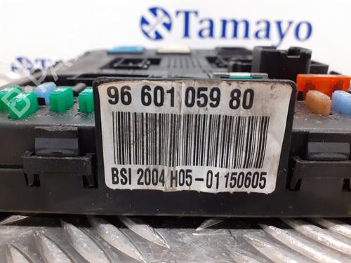 Fuse box CITROËN C4 I (LC_)  | BP8823013E1 