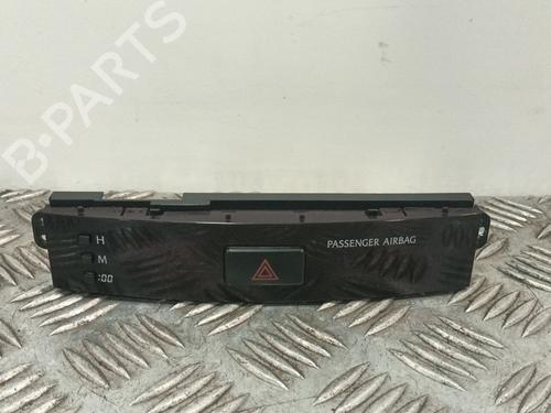 Comutador / Botão 4 piscas LEXUS IS II (_E2_) 220d (ALE20) (177 hp) 33036759