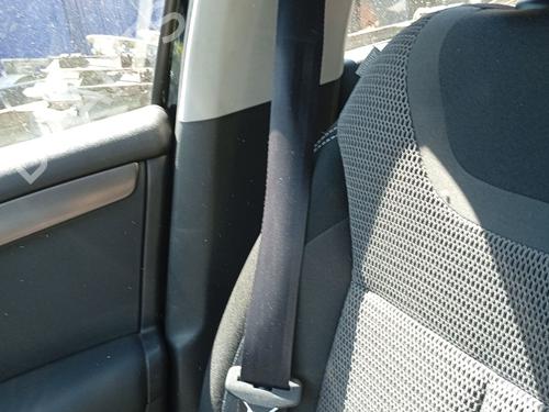 front-right-seatbelt-citroen-c4-ii-nc_-2009-36528003 main image