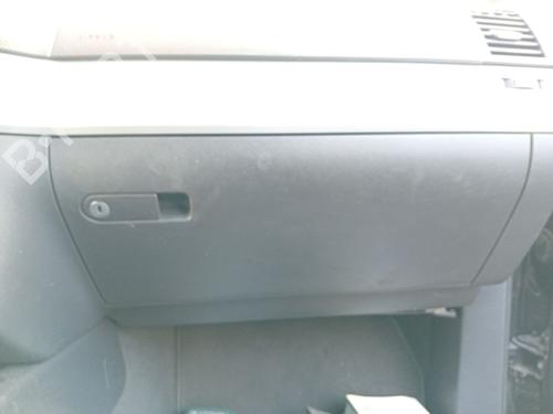 Used Glove box Glove box 39174504 39174504