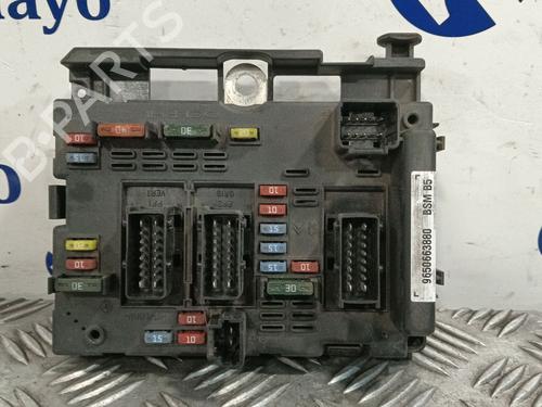 Used Fuse box PEUGEOT 307 CC (3B) 2.0 16V (140 hp) 30533598