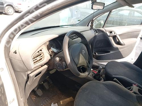 Used Fuse box Fuse box CITROËN C3 II (SC_) 1.4 HDi 70 (SC8HZC, SC8HR0, SC8HP4) (68 hp) 40256040 40256040