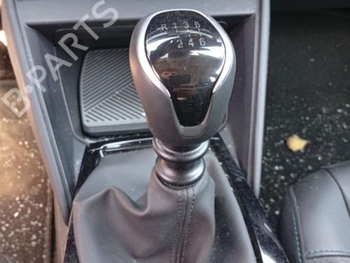 Used Gear lever Gear lever CITROËN C4 III (BA_, BB_, BC_) 1.2 PureTech 130 (BAHNSA, BAHNSB) (130 hp) 35951756 35951756