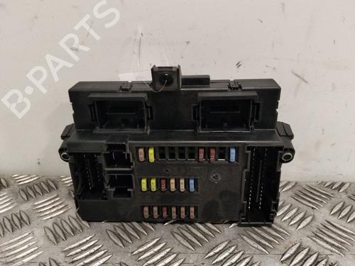 Used Fuse box Fuse box 38087816 38087816