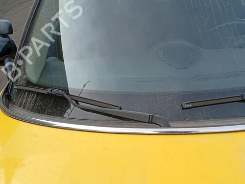 Used Front windshield wiper arm Front windshield wiper arm 37700888 37700888