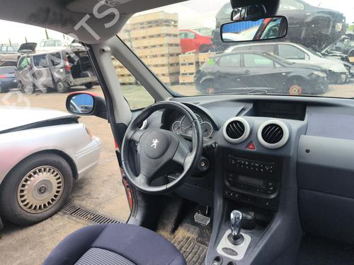 Used Driver airbag Driver airbag PEUGEOT 1007 (KM_) 1.6 16V (109 hp) 40180679 40180679